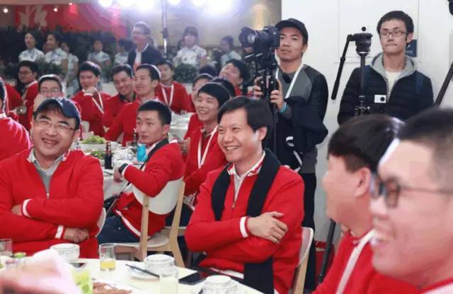 畫風(fēng)突轉(zhuǎn)，小米也要涉足餐飲業(yè)